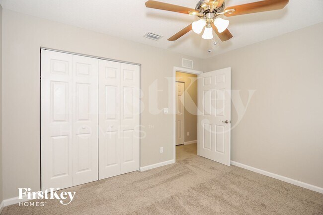 Building Photo - 1732 SW Hilola Ln