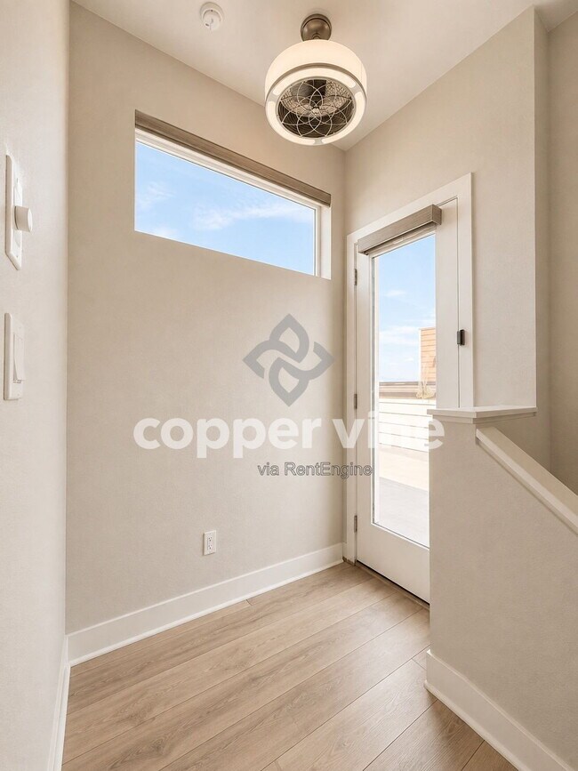 Building Photo - 11959 Mountview Ln