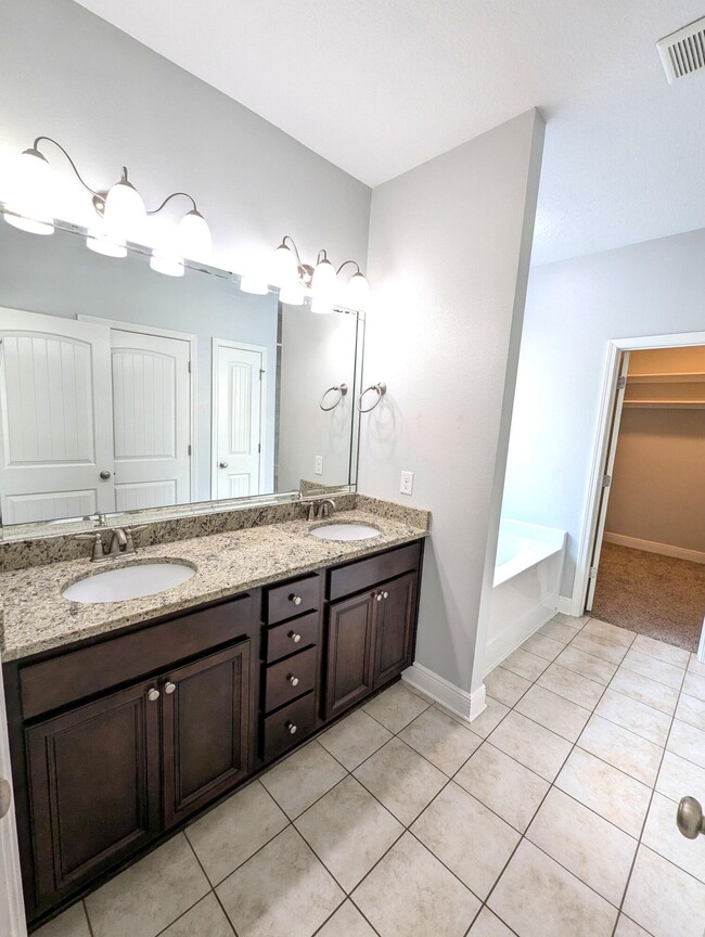 Building Photo - 1759 Brantley Dr