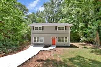 Building Photo - 1721 Flintwood Dr SE