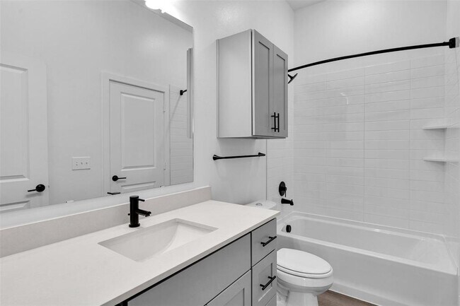 Building Photo - 1438B Forward Dr