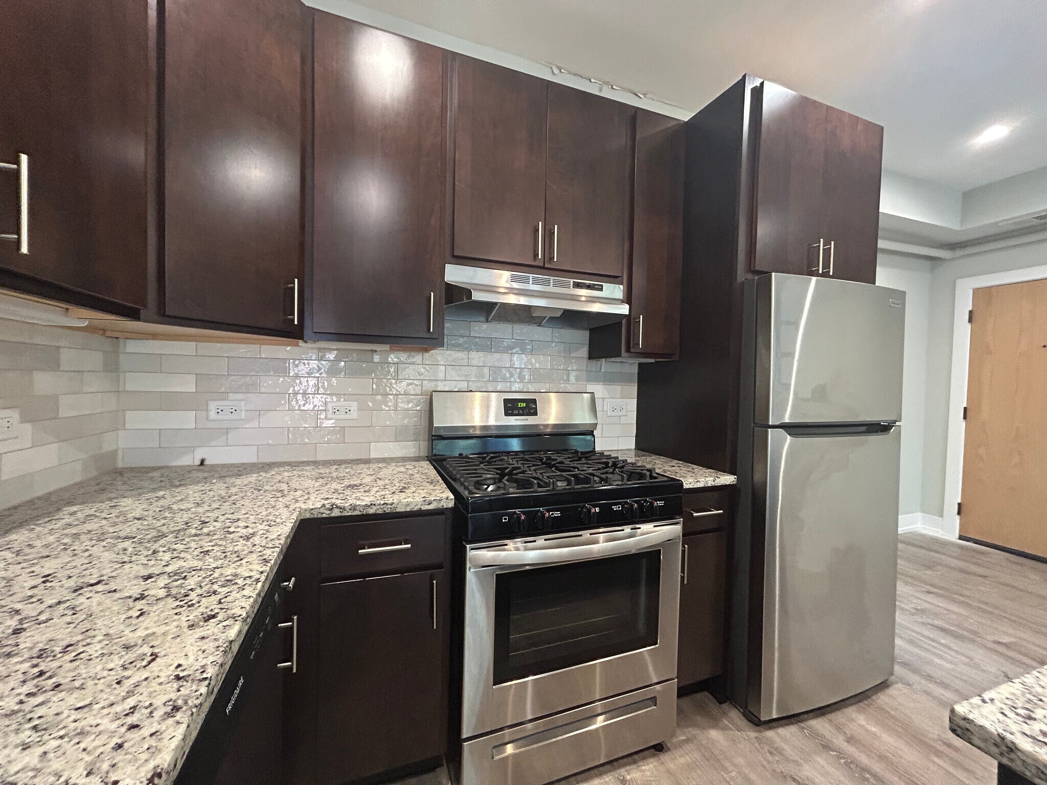 Building Photo - 1000 Crain St