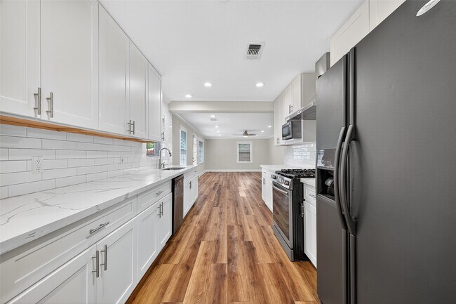 Building Photo - 4038 Cheena Dr