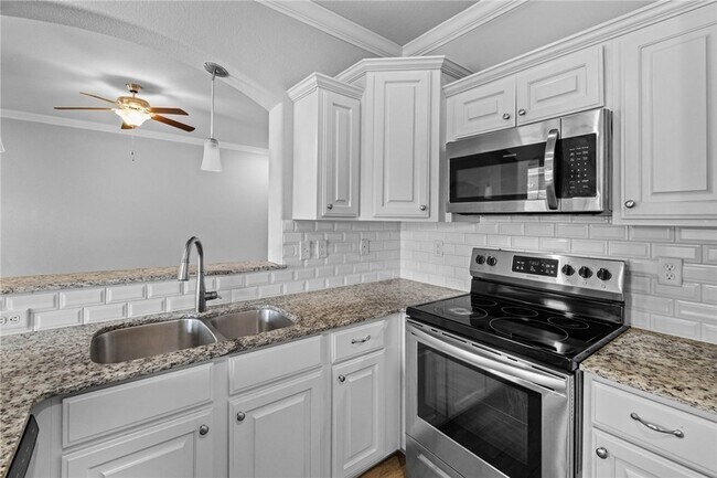 Building Photo - 4371 W Barhem Dr