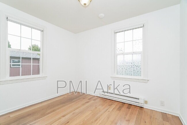 Building Photo - 7306 S 115th St