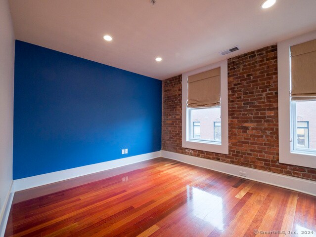 Building Photo - 116 Crown St