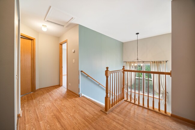 Building Photo - 2805 Overbeck Ln