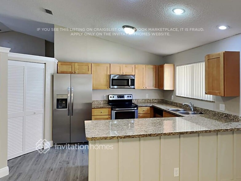 Building Photo - 512 NW 38th Terrace