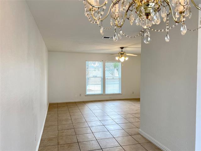 Building Photo - 3645 Mosswood Dr