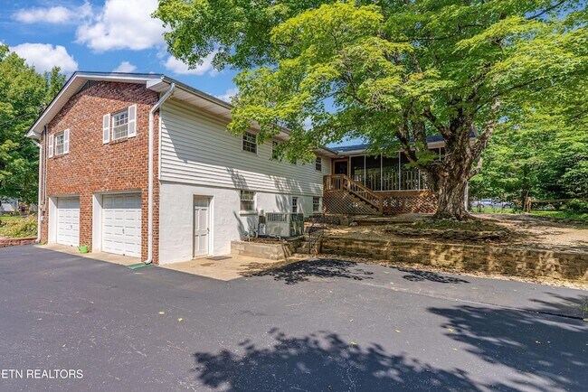 Building Photo - 9528 Gulf Park Dr