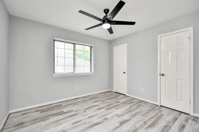 Building Photo - 2707 Blue Mist Dr