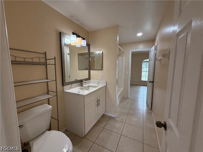 Building Photo - 696 Homestead Rd S