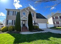 Building Photo - Spacious 4 bedroom home with POOL in sought after neighborhood and schools.