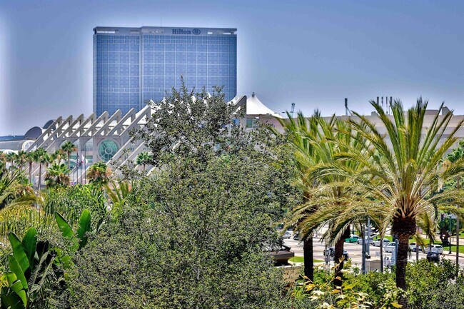 Building Photo - 500 W Harbor Dr