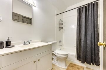 Building Photo - 2355 Ribault Scenic Dr