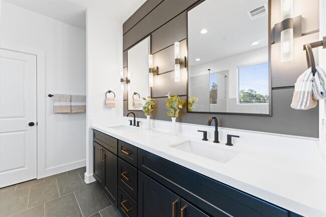 Building Photo - 808 Curtin St