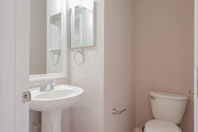 Building Photo - 10220 Bayou Grande