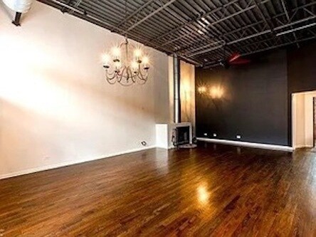 Building Photo - 312 N May St
