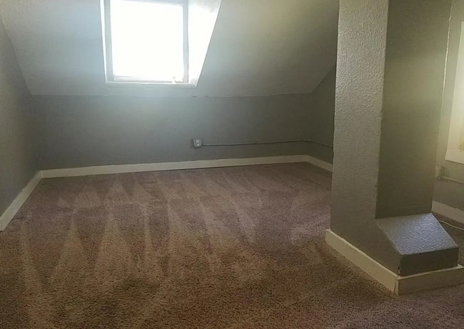 Building Photo - ****COMING SOON**** Charming 2-story home ...