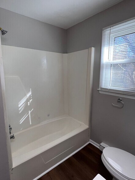 Building Photo - 20507 Hickory Ct