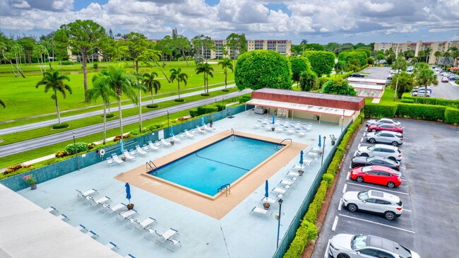 Building Photo - 3661 Via Poinciana