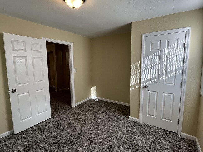 Building Photo - 201 Pike St