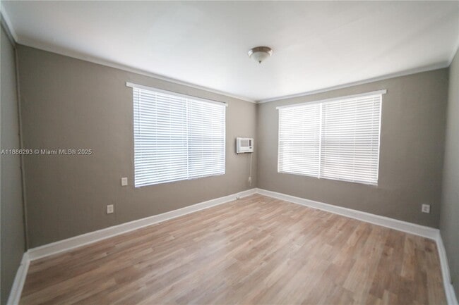 Primary Photo - 119 Menores Ave