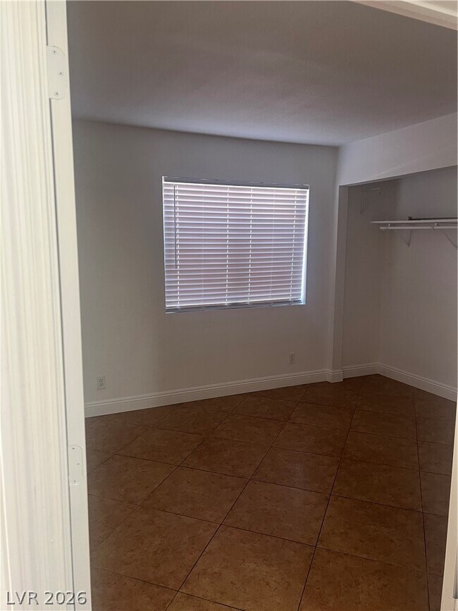 Building Photo - 1137 Pleasant Brook St