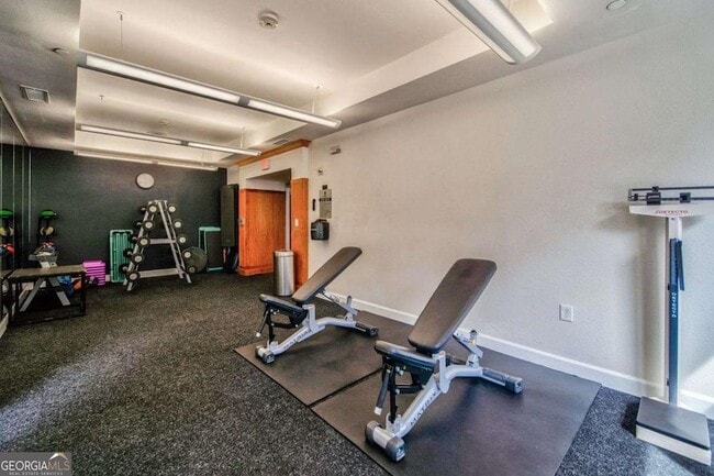 Building Photo - 3445 N Stratford Rd NE