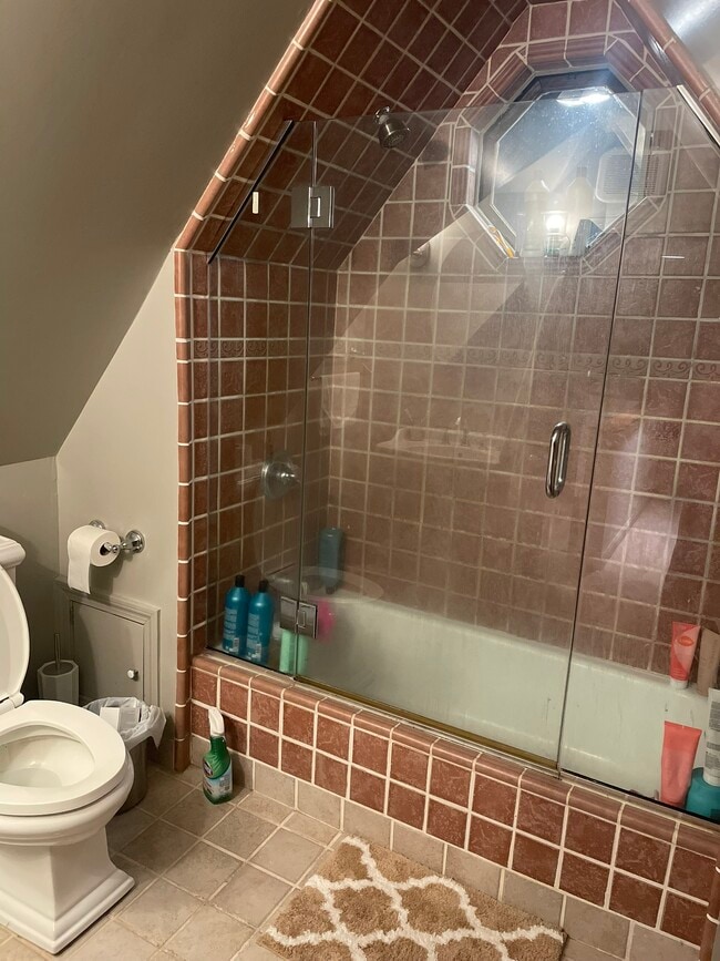 Full bath - 2195 Long Ridge Rd