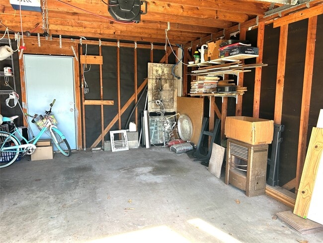 Building Photo - 4915 Houston Dr