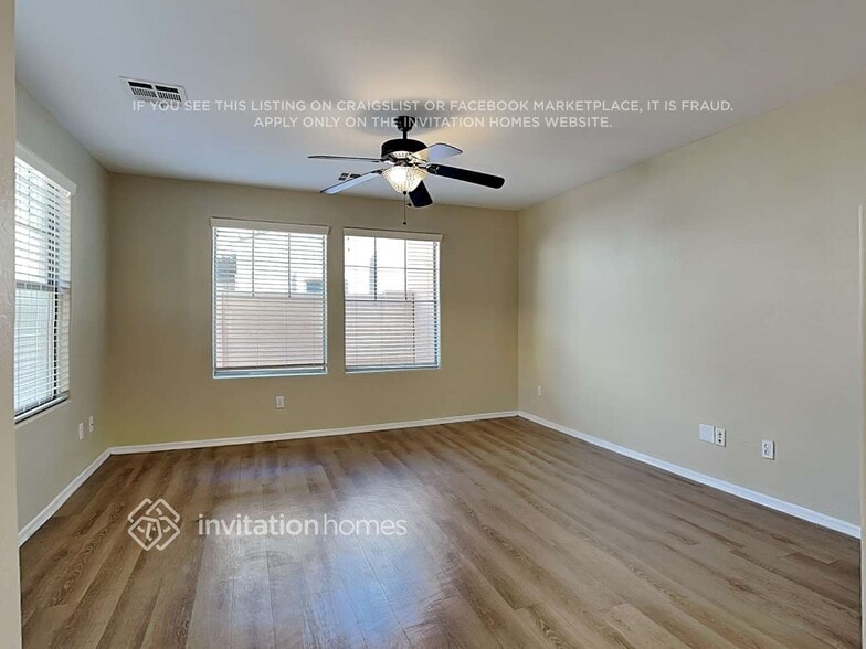 Building Photo - 2611 E Bart St