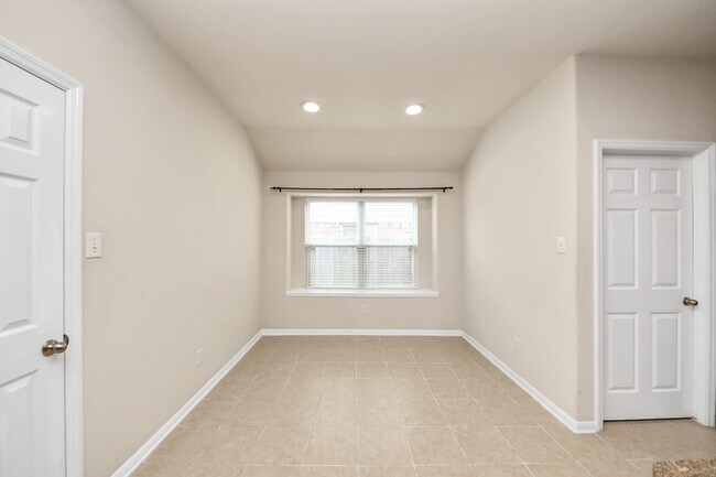 Building Photo - 7730 Trail Hollow