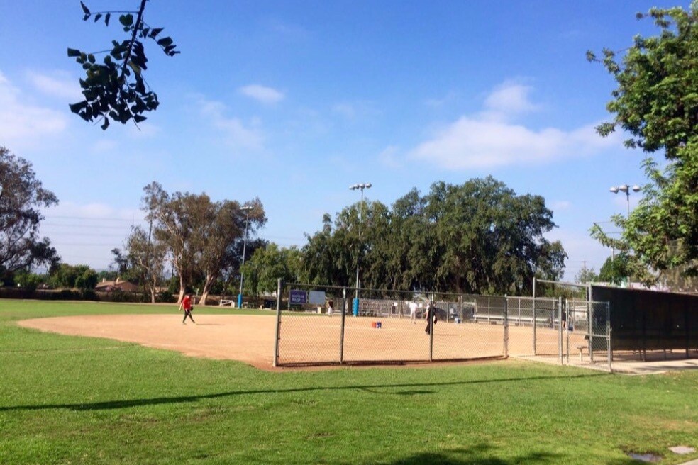 Neighborhood Park, Robert E. G - 2339 N Naomi St
