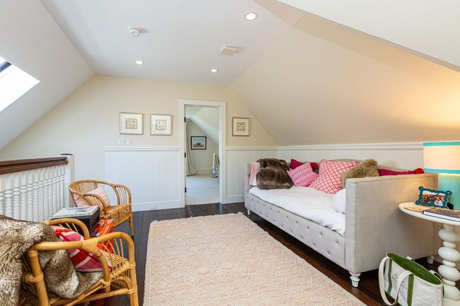 Building Photo - HUGE 5+BR/4.5BA Four Story Presidio Hts./ Laurel Village Home! Garage! Flat Yard!  PROGRESSIVE