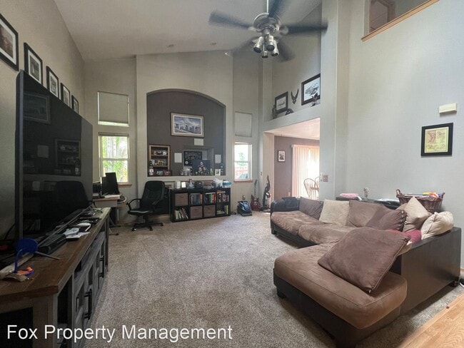 Building Photo - 3 br, 3 bath House - 6500 Stagecoach Avenue