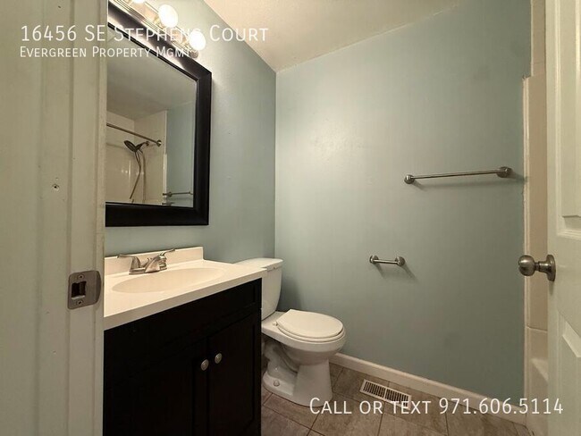 Building Photo - 16456 SE Stephens Ct