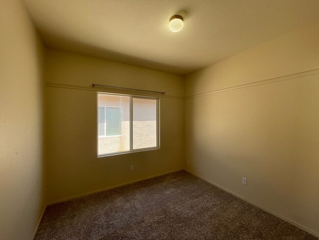 Building Photo - Large Two Story Home with Bonus Room, Cove...