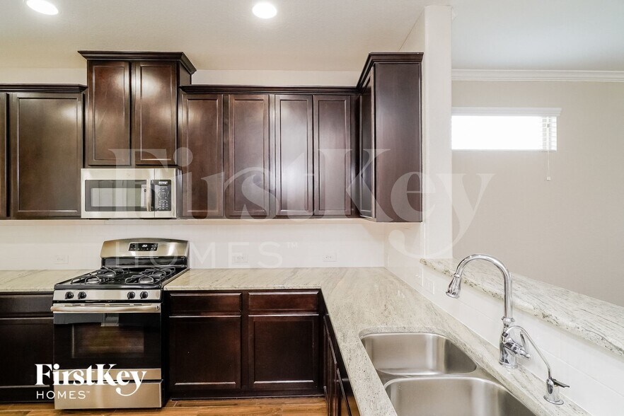 Building Photo - 13206 Frio Parke