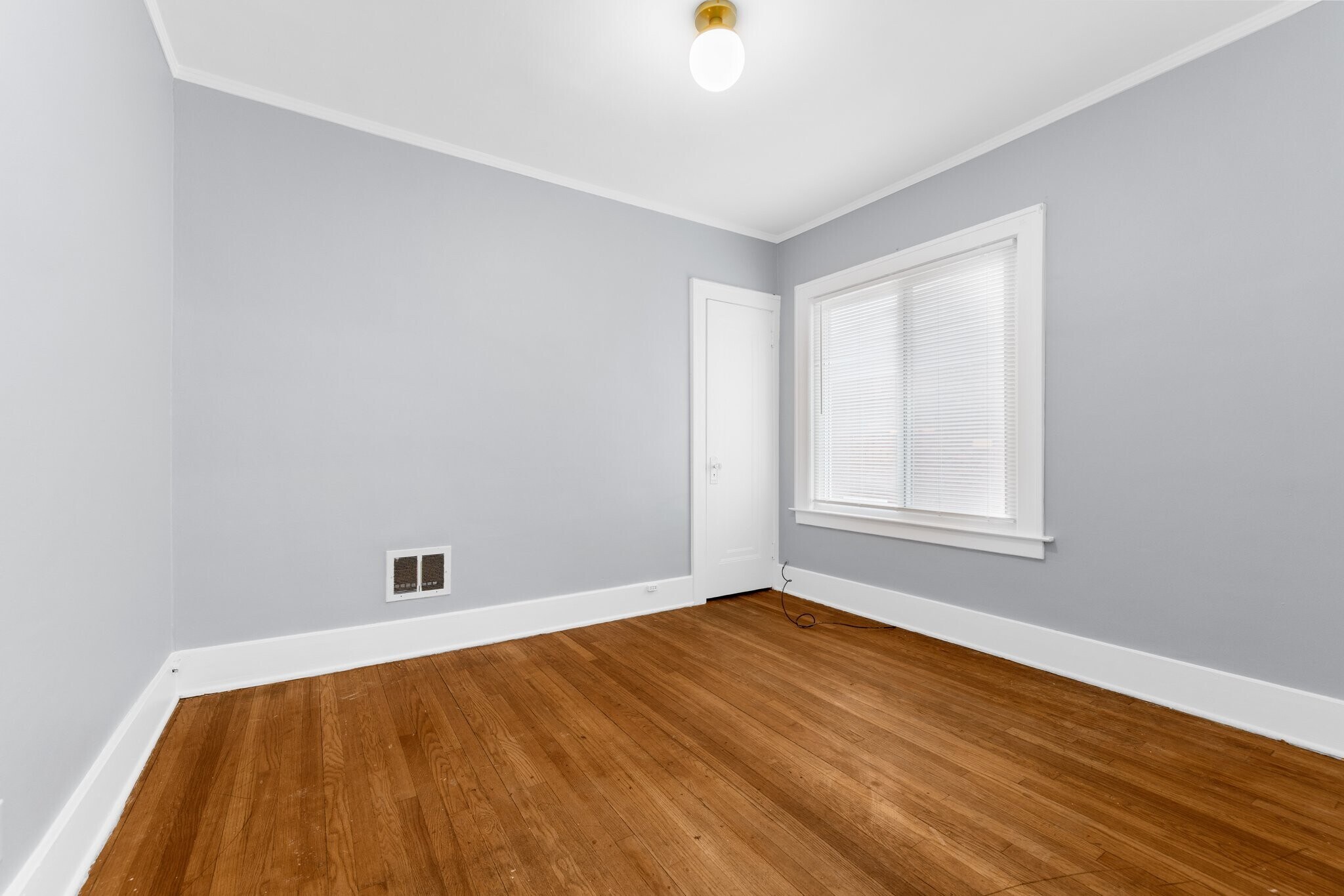 Building Photo - 966 Beaconsfield Ave