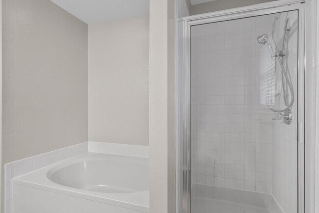 Building Photo - 905 Lodosa Dr