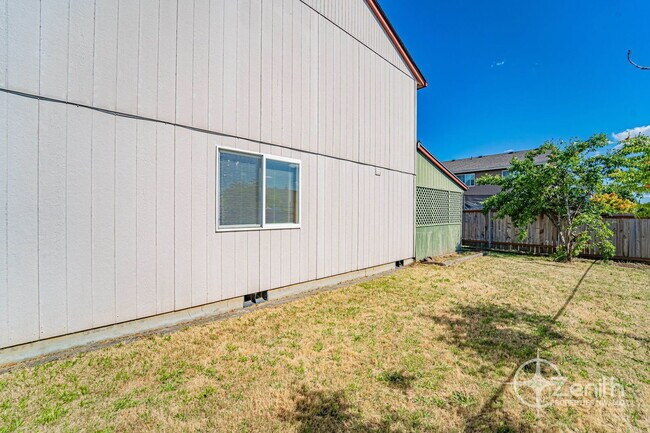 Building Photo - 15501 NE 88th St