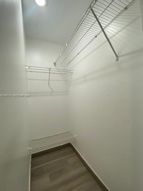 Building Photo - 935 NE 34th Ave