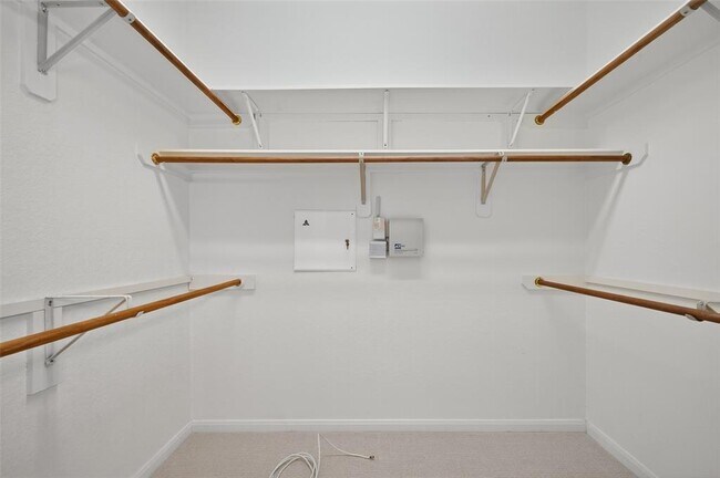 Building Photo - 7914 Loyel Pointe Dr