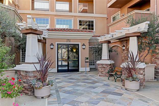Building Photo - 2750 Artesia Blvd