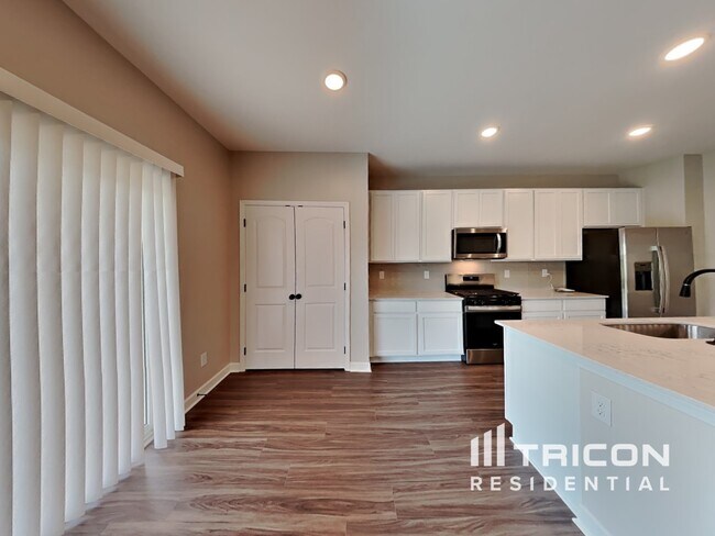Building Photo - 176 Millbrook Dr
