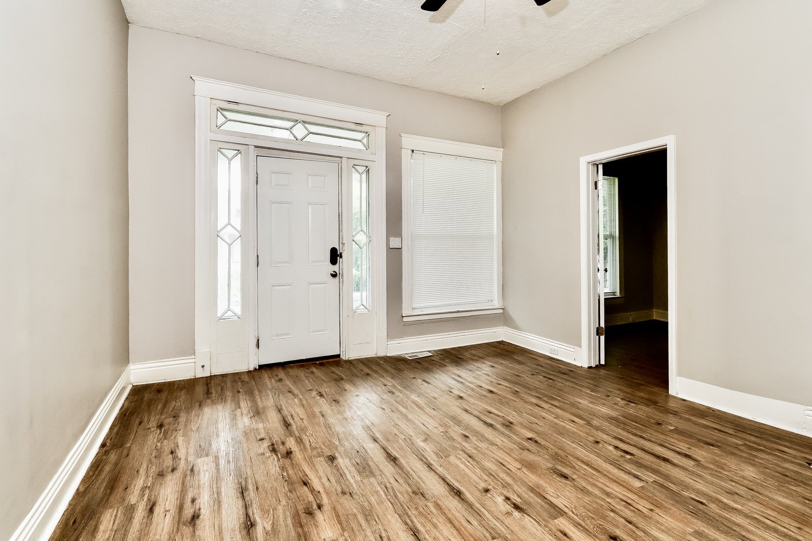 Building Photo - 728 S 35th St