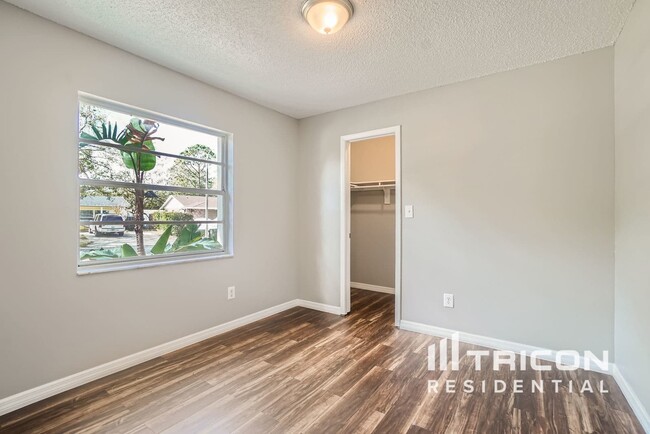 Building Photo - 1207 Adeleide Ct