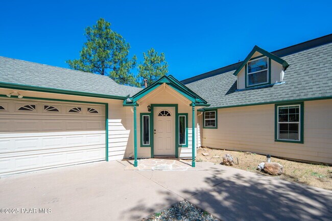 Building Photo - 847 Clubhouse Dr