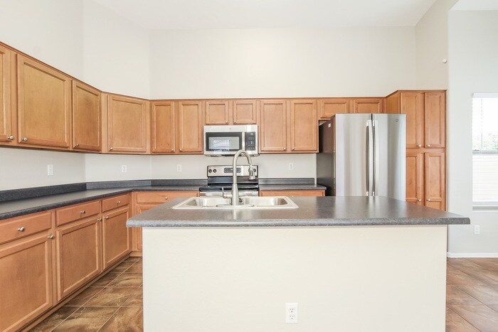Building Photo - 6034 Castano Dr